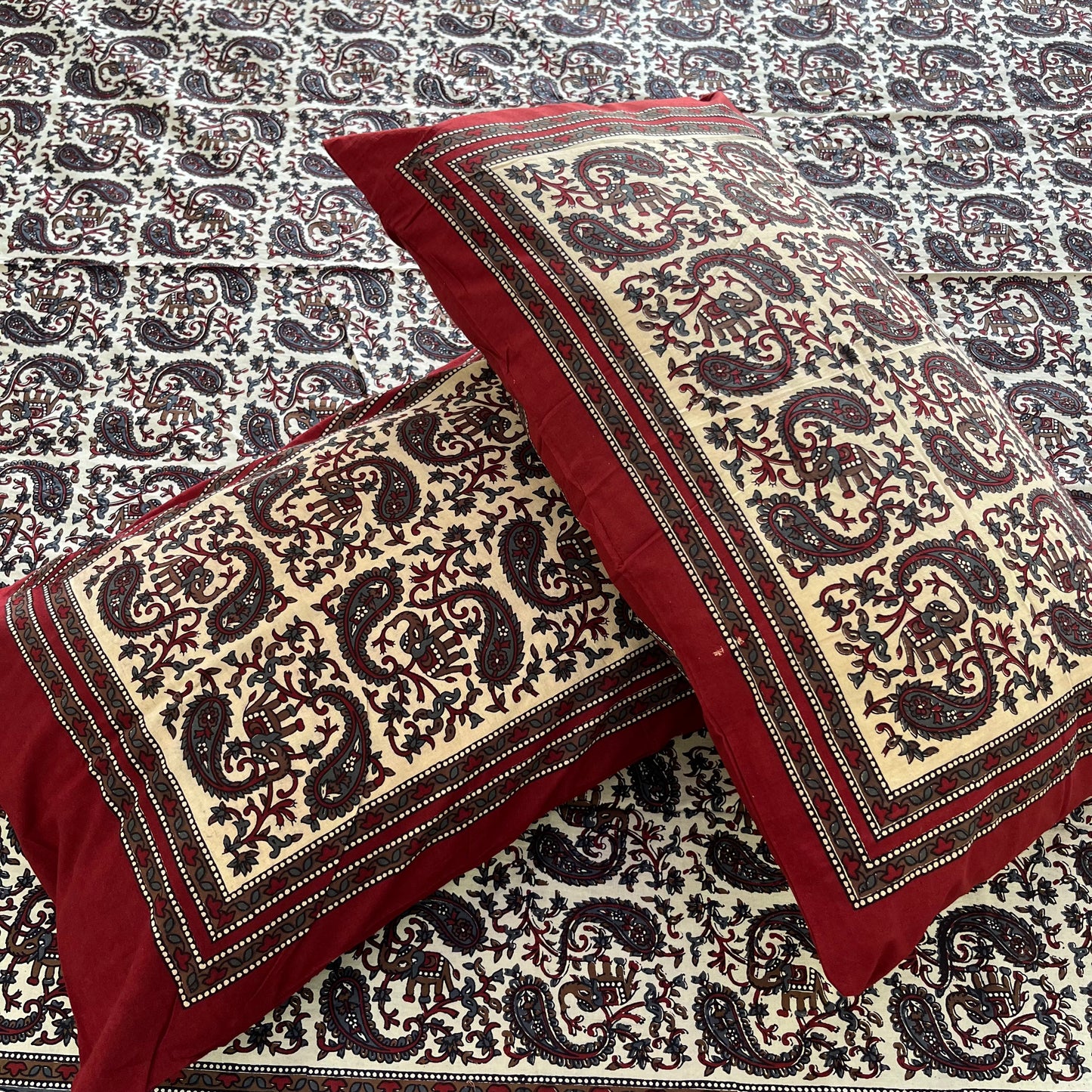 Grey Kalamkari Bedsheet with 2 Pillow covers