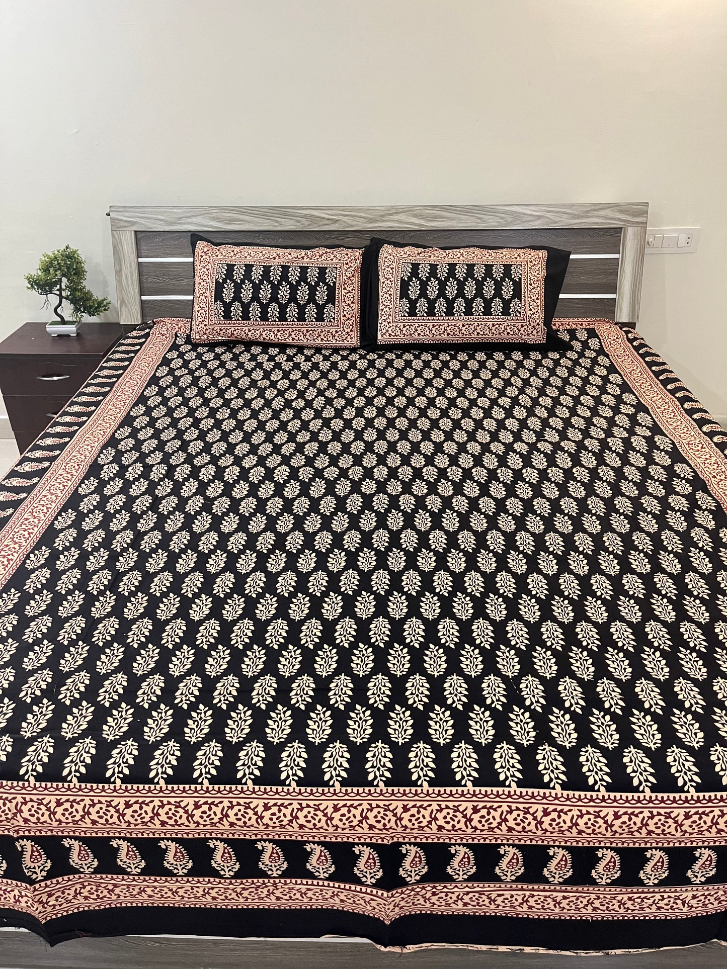 Barmeri Black Bagru Double Bedsheet with 2 Pillow Covers