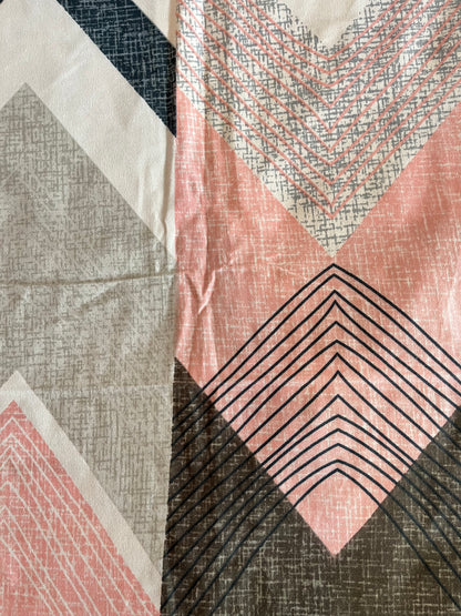 Zig Zag Print Double Bedsheet with 2 Quilted Pillows Covers