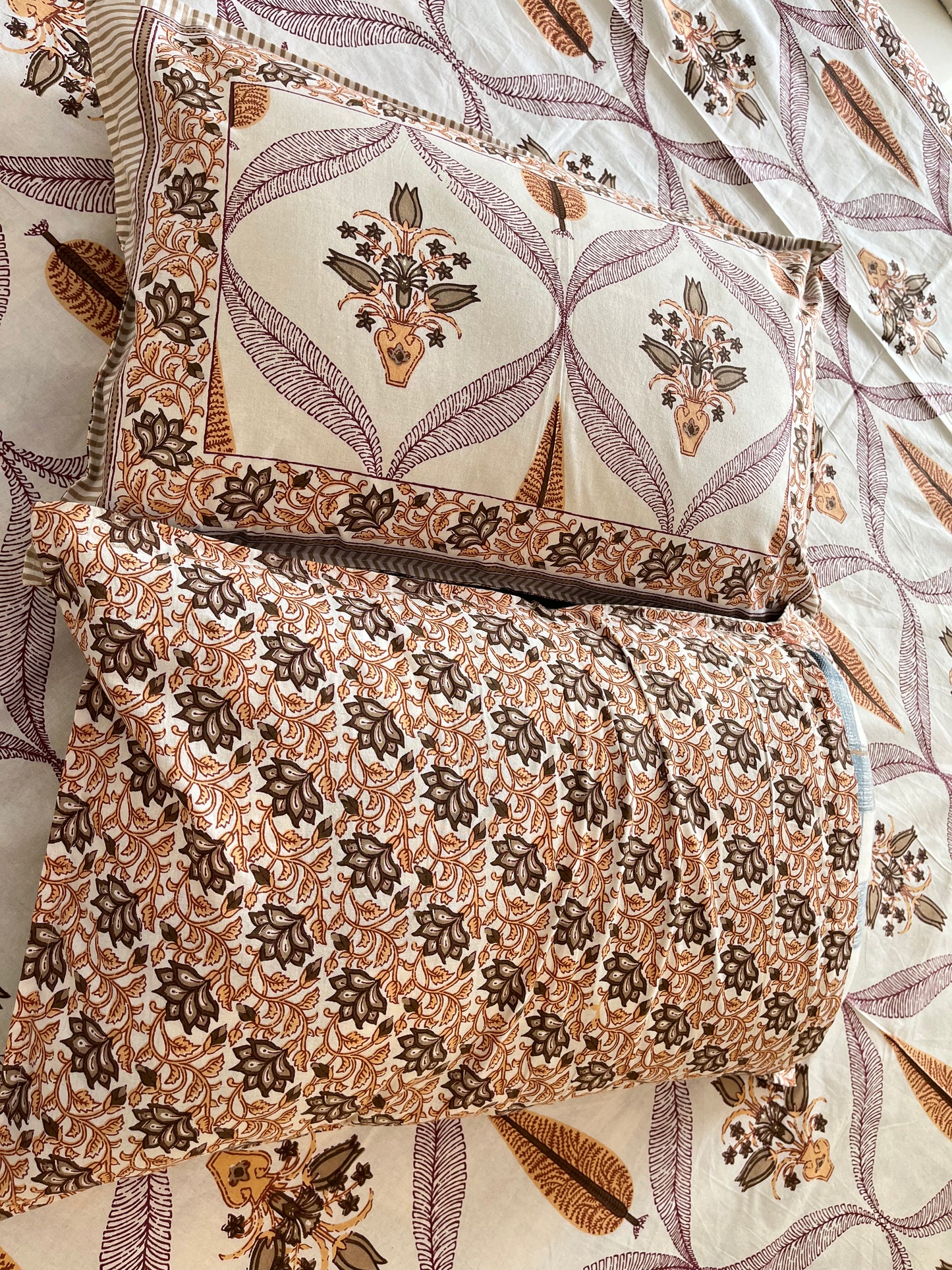 Brown Floral Abstract Double Bedsheet with 2 Pillow Cover