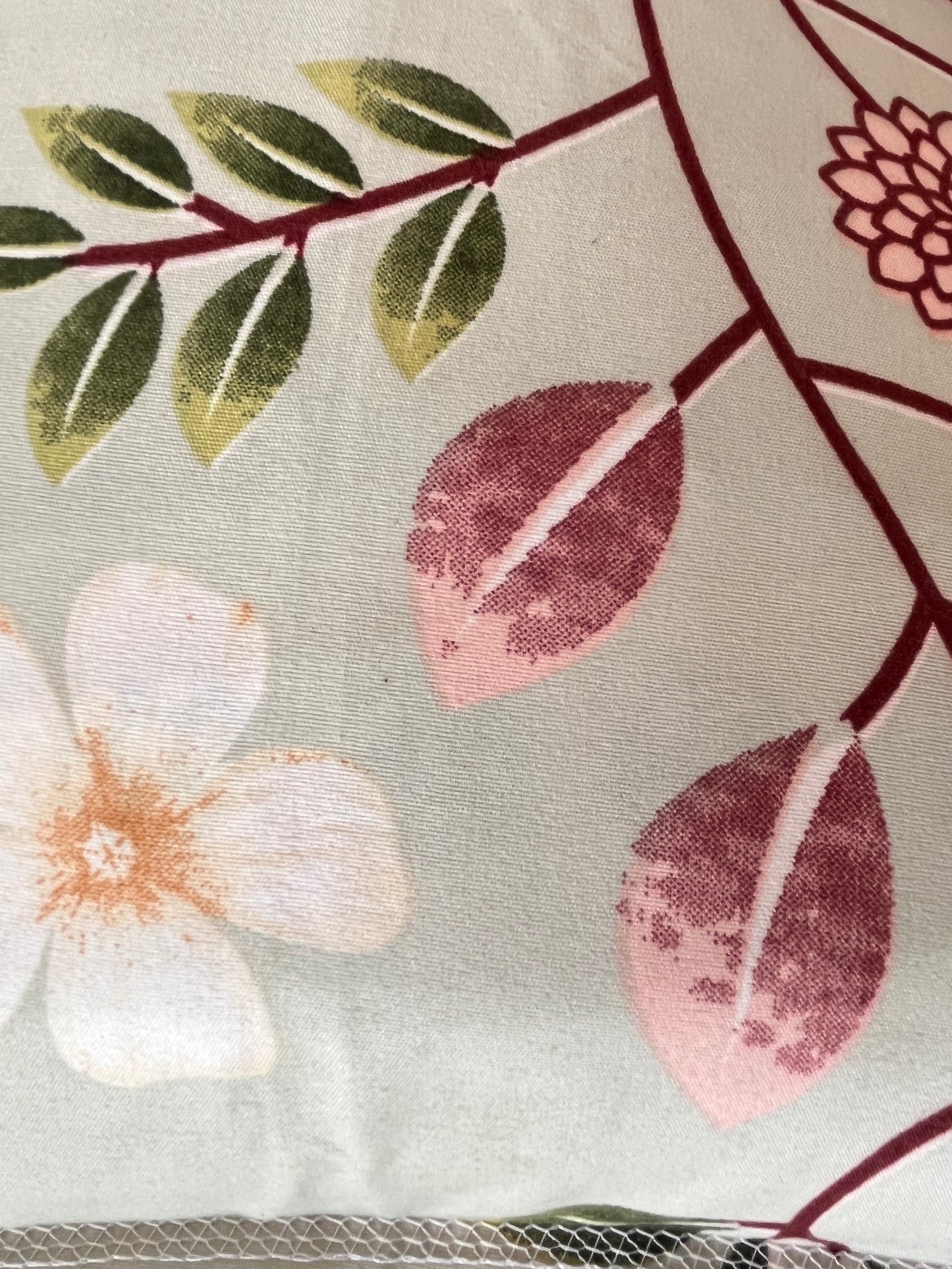 Floral and Check Double Bedsheet with 2 Pillow Cover