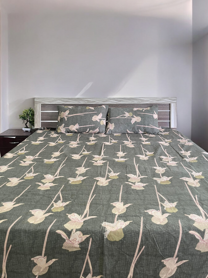 Green Floral Double Bedsheet with 2 Quilted Pillows Covers