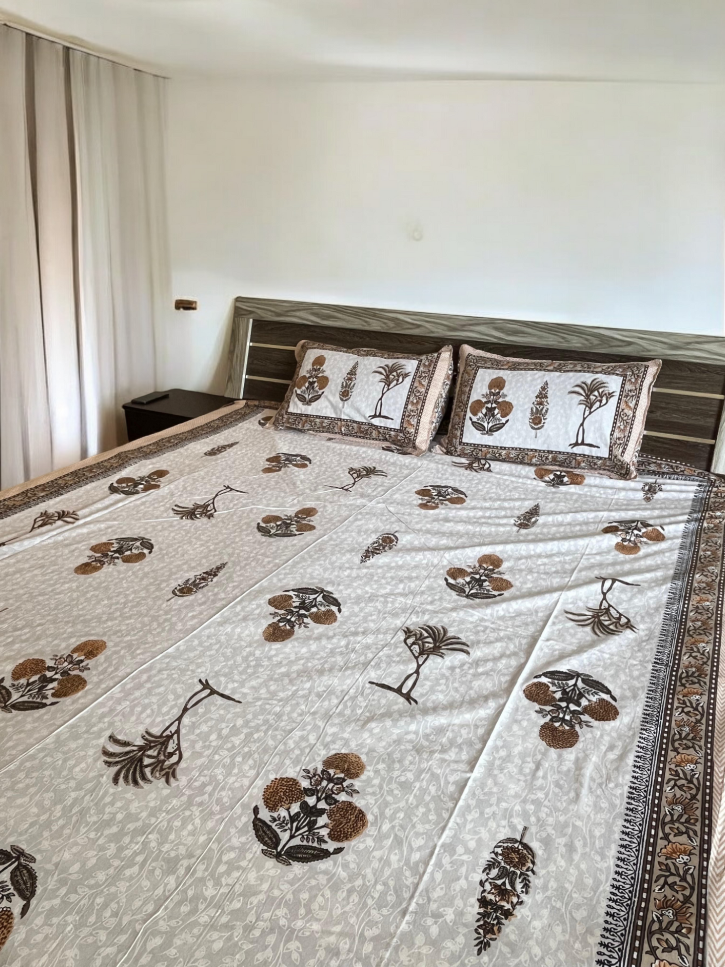 White Floral Double Bedsheet with 2 Pillow Cover