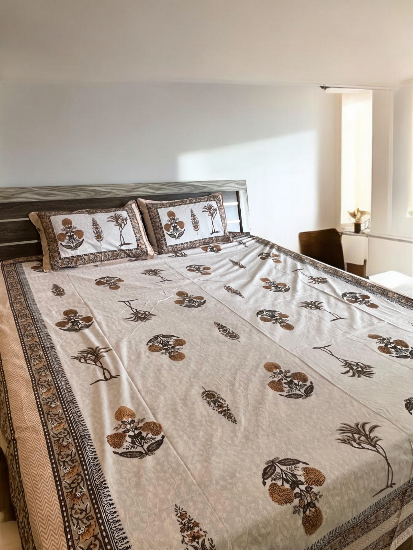 White Floral Double Bedsheet with 2 Pillow Cover