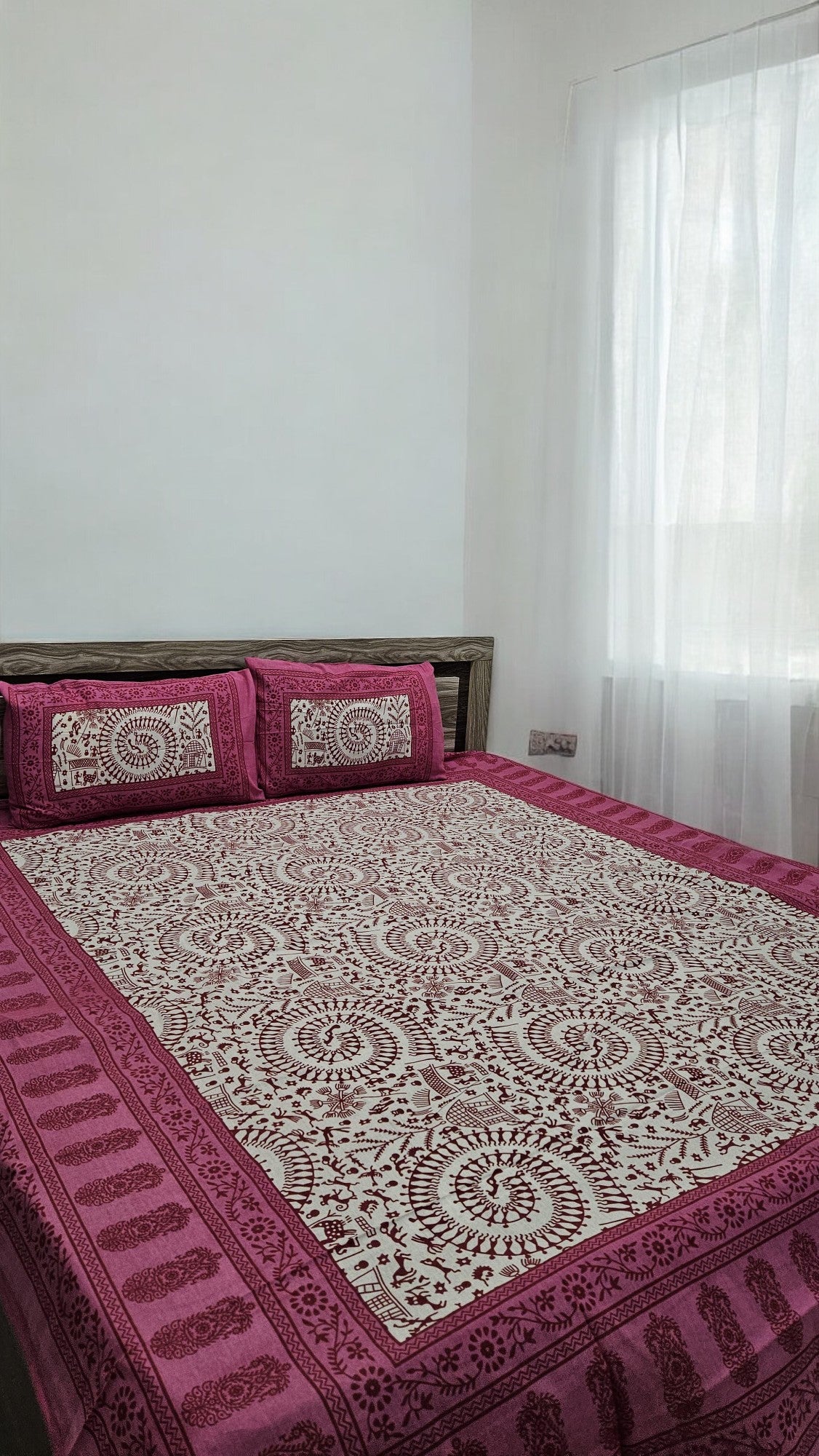 Pink Tribal Print Double Bedsheet with 2 Pillow Cover