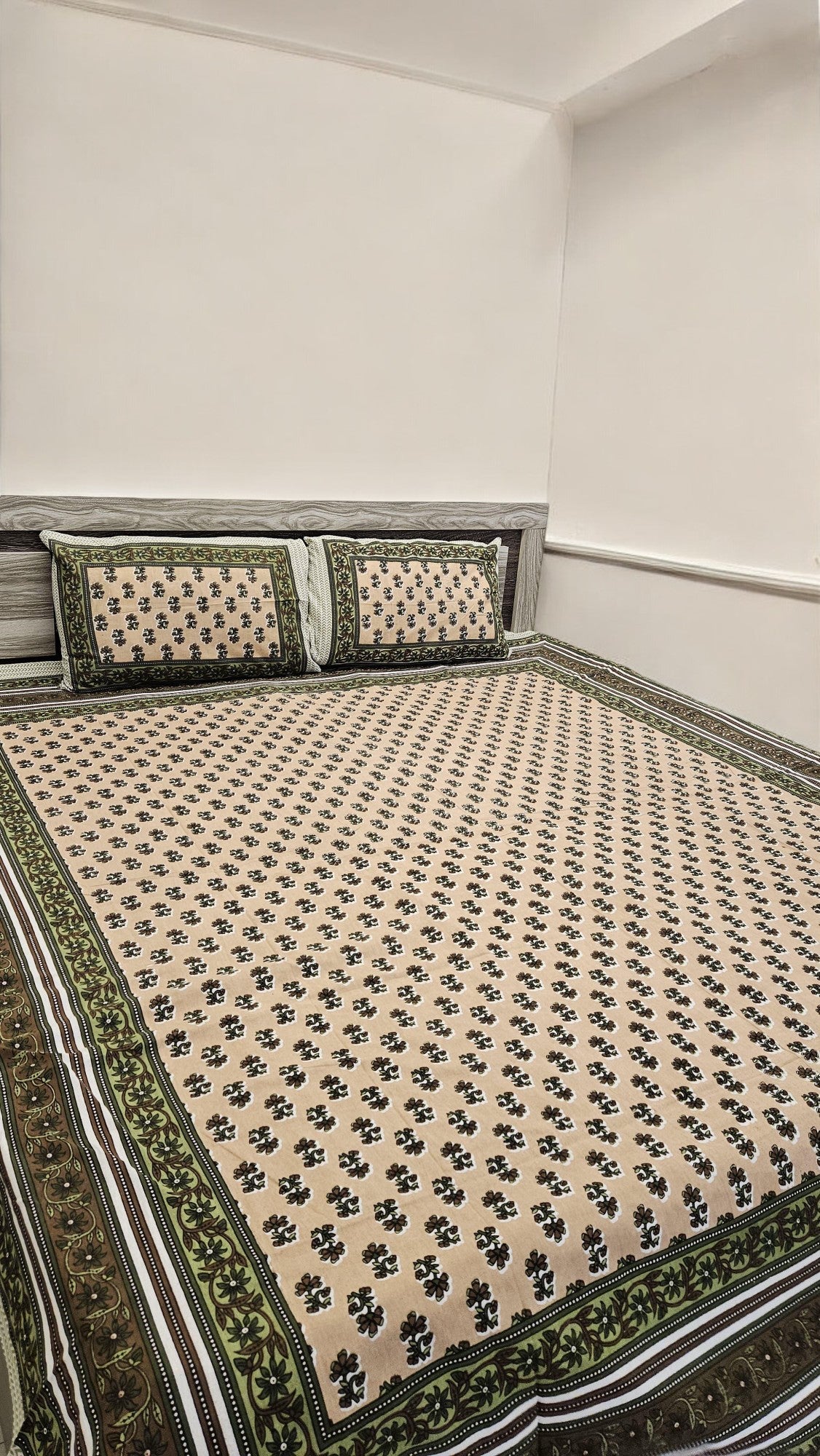 Brown Floral Double Bedsheet with 2 Pillow Cover
