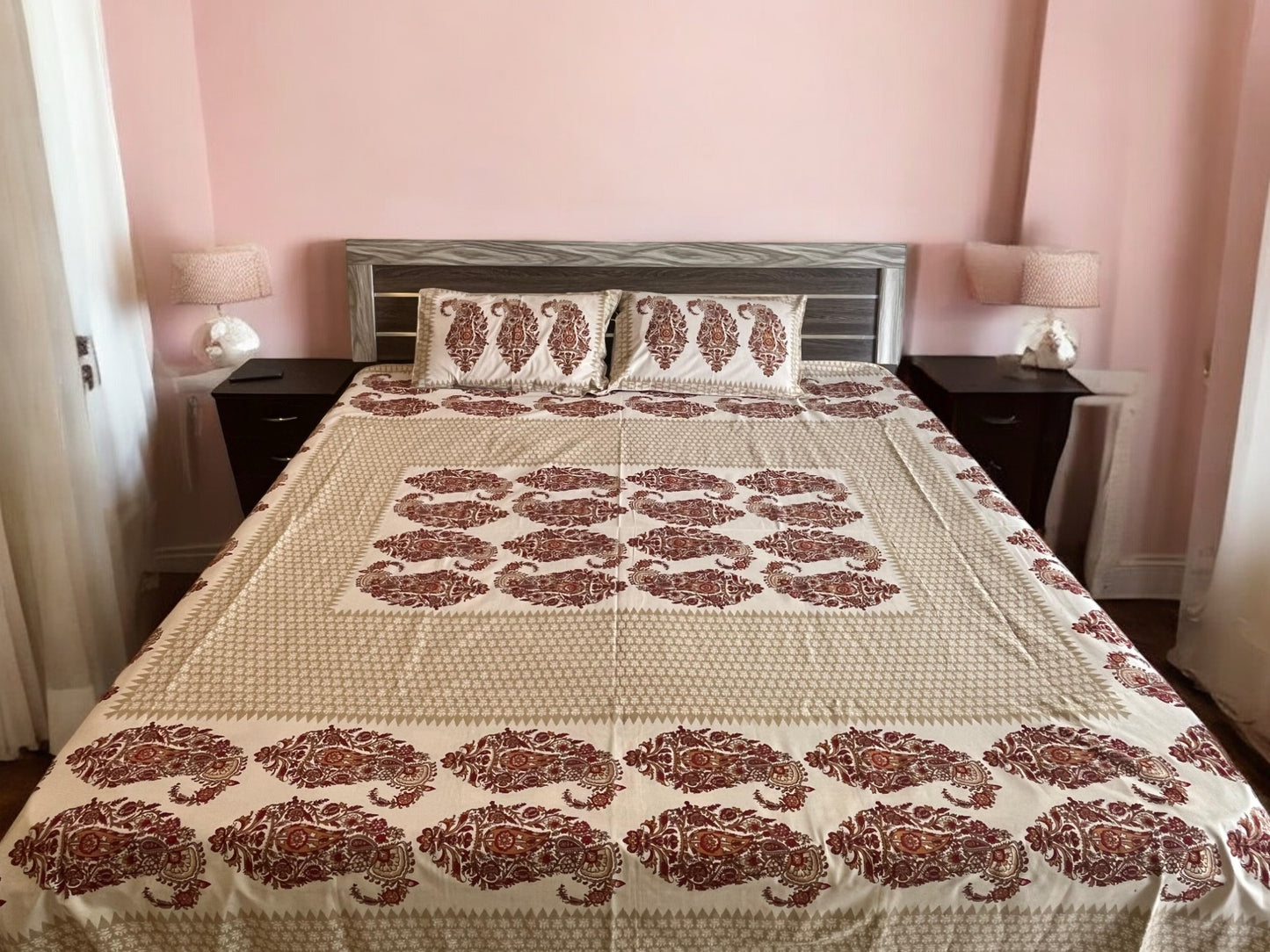 Cream Double Bedsheet with 2 Pillow Cover
