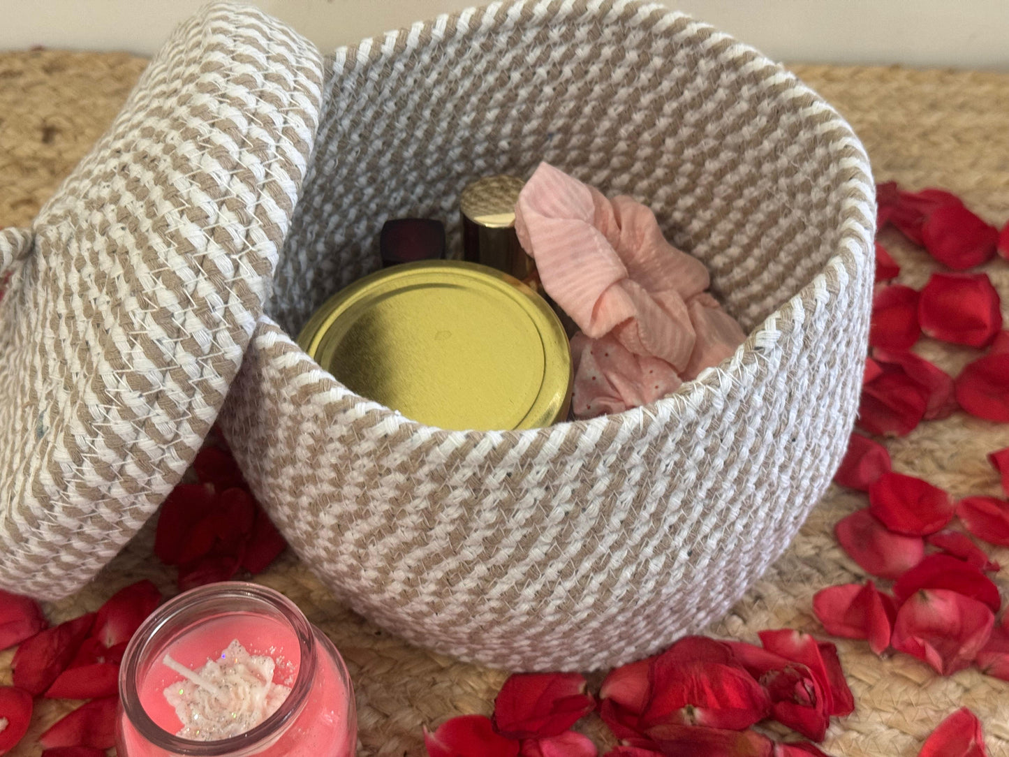 White Jute Organiser with Cap – Single Piece Covered Storage Basket