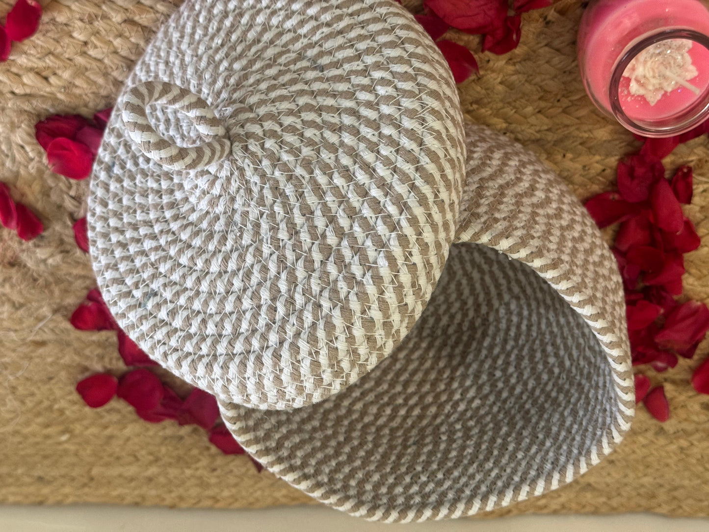 White Jute Organiser with Cap – Single Piece Covered Storage Basket