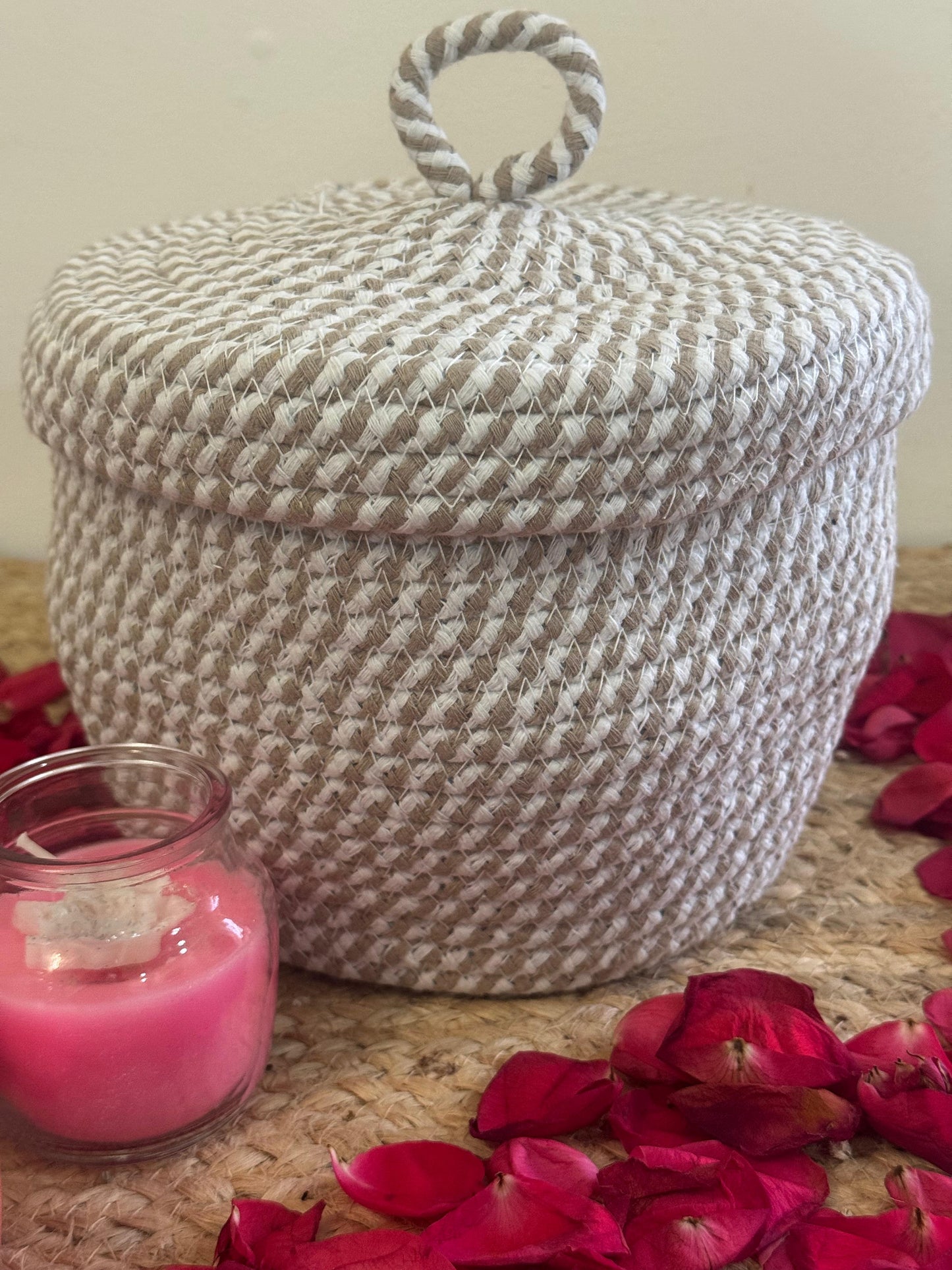 White Jute Organiser with Cap – Single Piece Covered Storage Basket