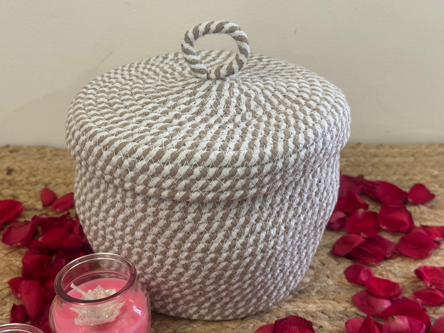White Jute Organiser with Cap – Single Piece Covered Storage Basket