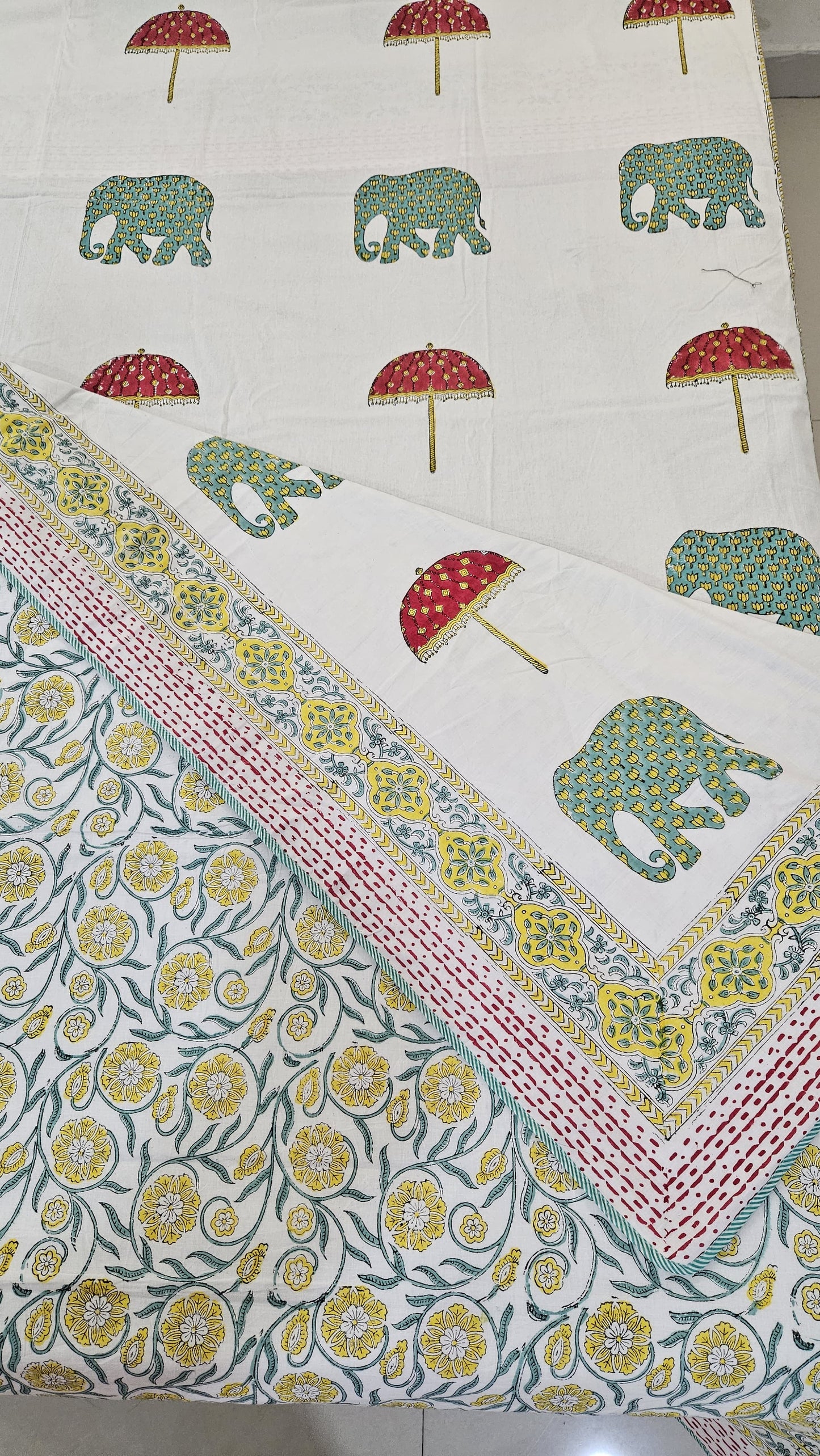 White Handblock Cotton Double Bedsheet Set with 2 Dohars & Pillow Covers
