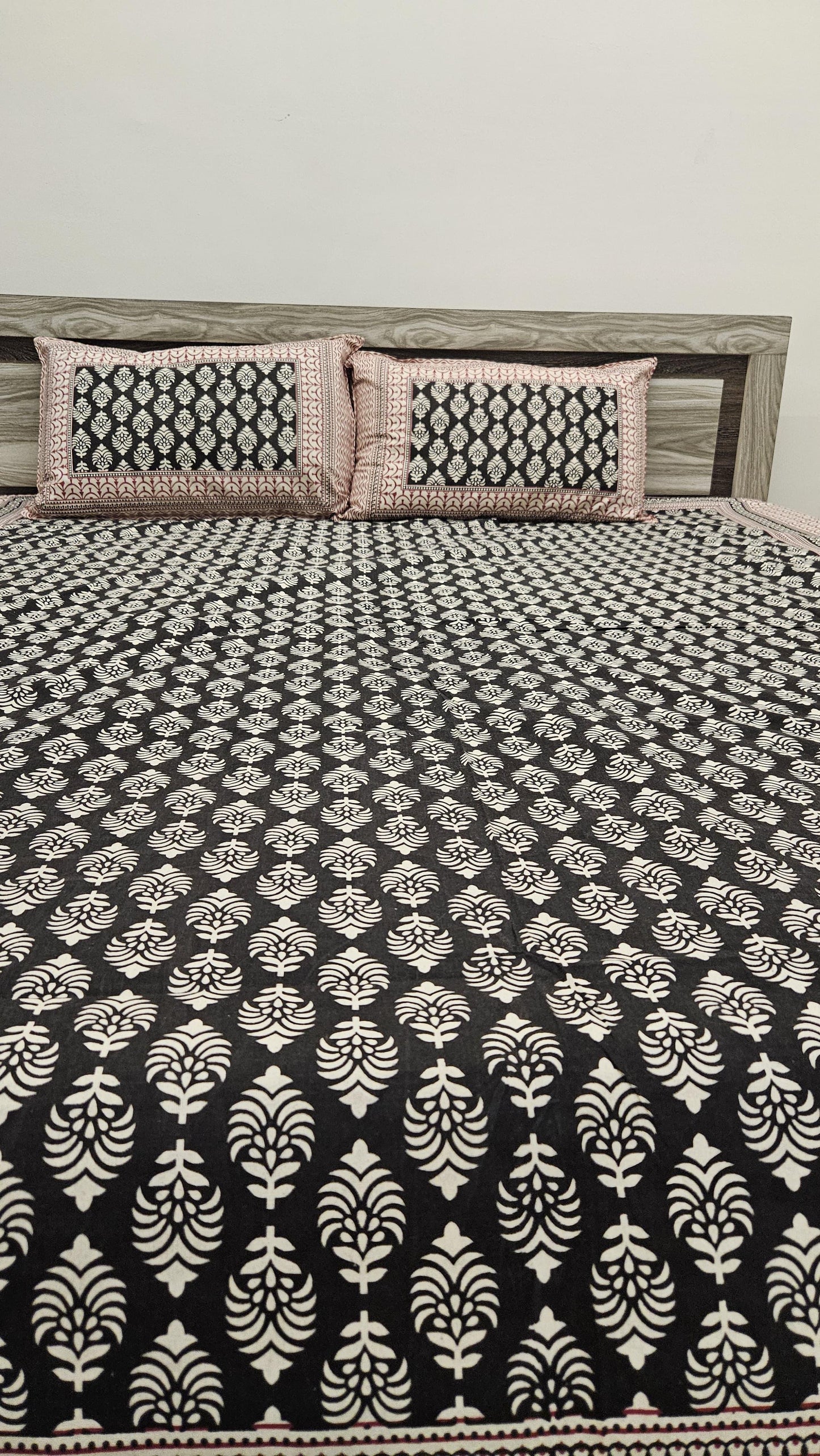 Black Barmeri Print Double Bedsheet with 2 Pillow Covers