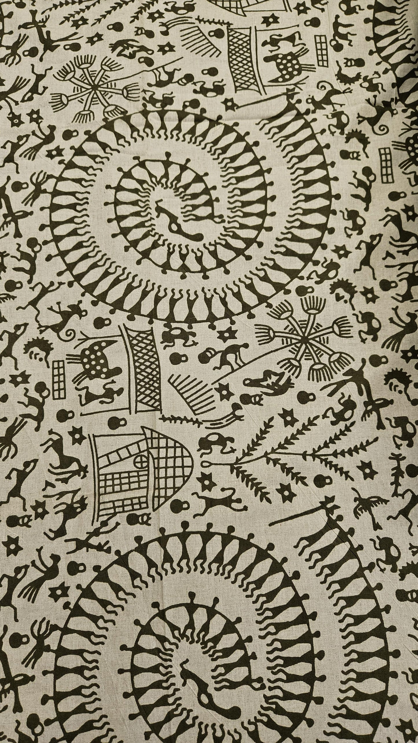 Tribal Print Double Bedsheet with 2 Pillow Cover