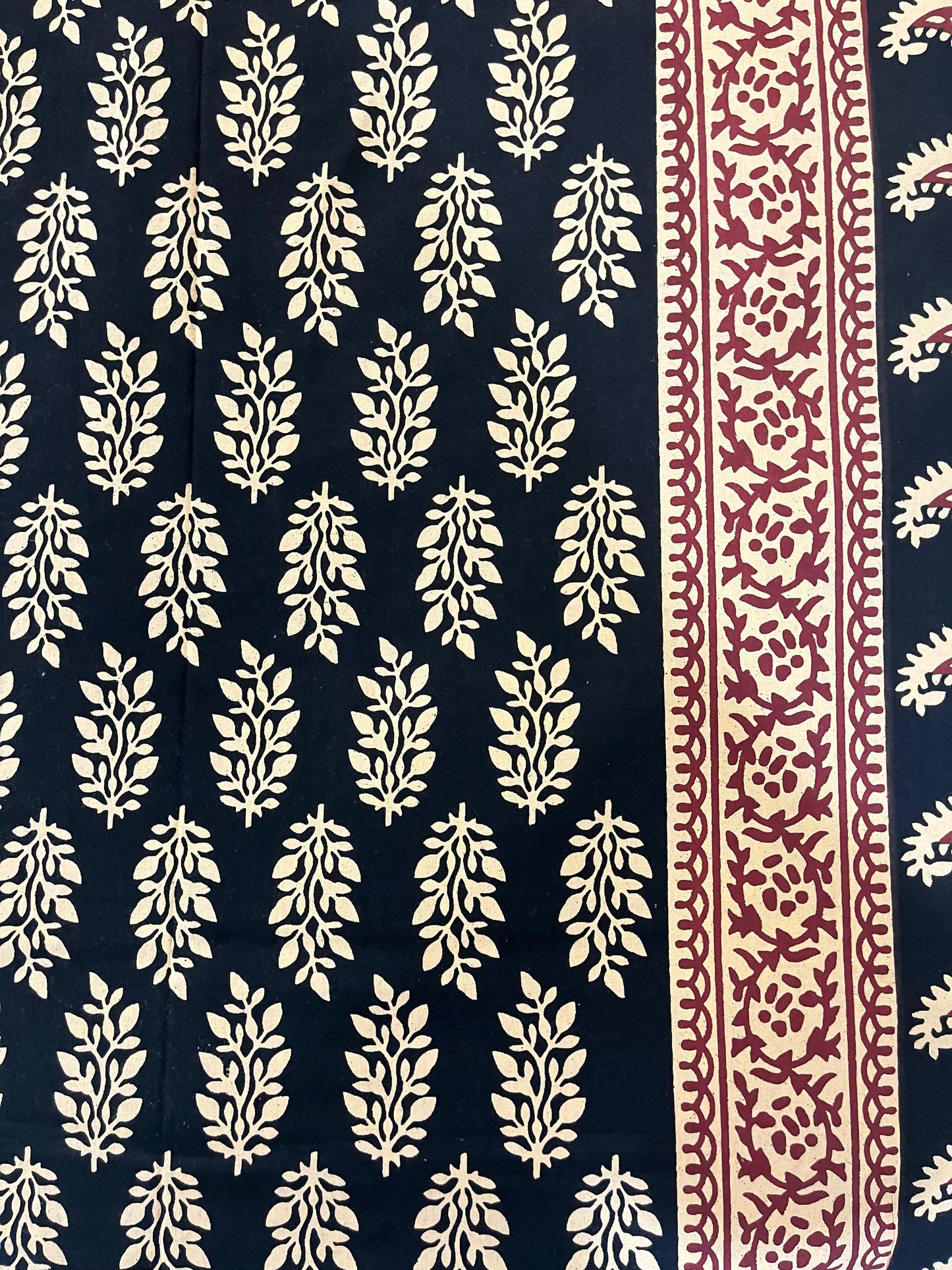 Barmeri Black Bagru Double Bedsheet with 2 Pillow Covers