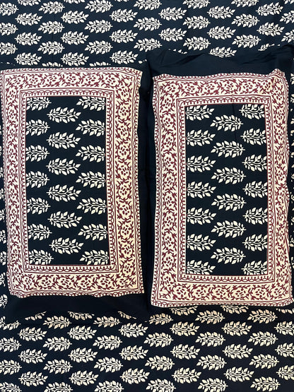 Barmeri Black Bagru Double Bedsheet with 2 Pillow Covers