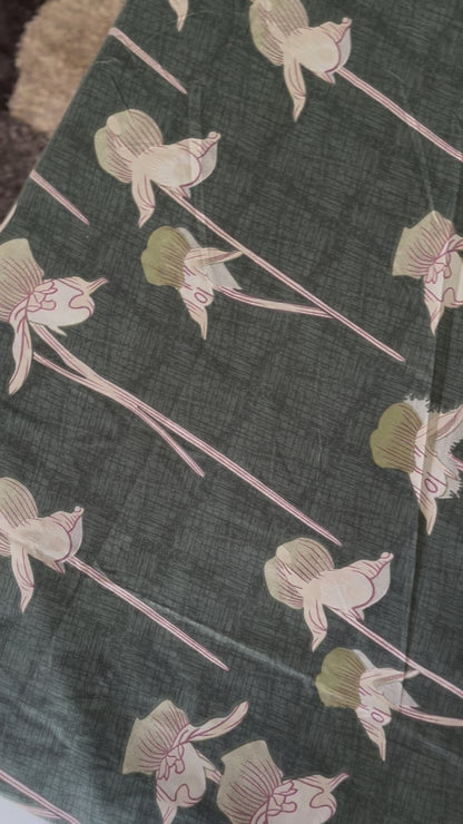 Green Floral Double Bedsheet with 2 Quilted Pillows Covers